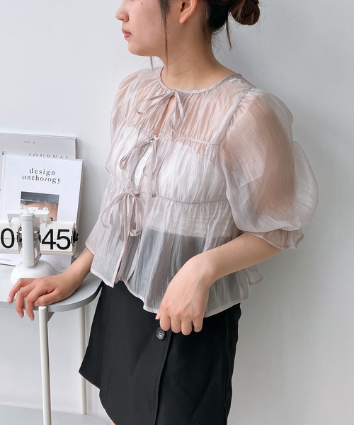 AS KNOW AS plus（アズノゥアズプラス）の「◎前後着用可能 シアーリボン5分袖ブラウス（シャツ/ブラウス・レディース・グレイッシュベージュ/ブラック/ピンク・FREE）」の17枚目の写真