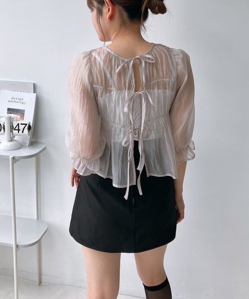 AS KNOW AS plus（アズノゥアズプラス）の「◎前後着用可能 シアーリボン5分袖ブラウス（シャツ/ブラウス・レディース・グレイッシュベージュ/ブラック/ピンク・FREE）」の4枚目の写真