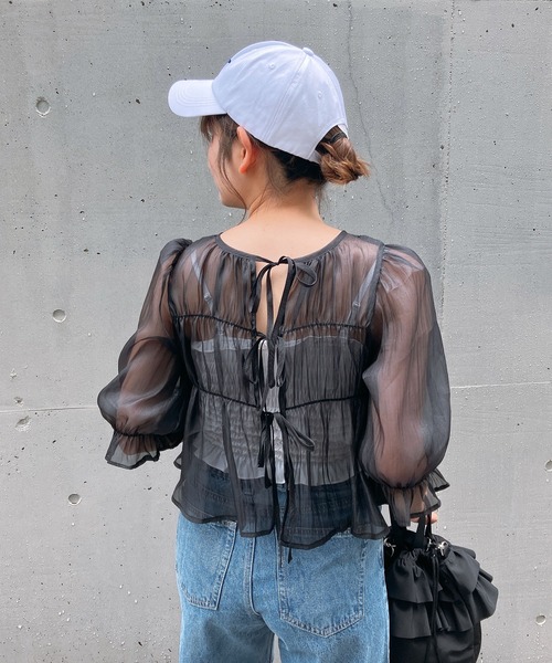 AS KNOW AS plus（アズノゥアズプラス）の「◎前後着用可能 シアーリボン5分袖ブラウス（シャツ/ブラウス・レディース・グレイッシュベージュ/ブラック/ピンク・FREE）」の11枚目の写真