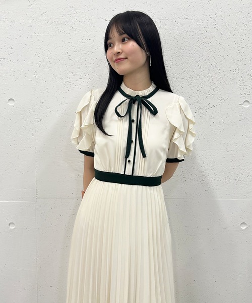 Cheek（チーク）の「フリルカラープリーツボウタイワンピース（ワンピース・レディース・グリーン/オフホワイト/サックスブルー・MEDIUM）」の13枚目の写真