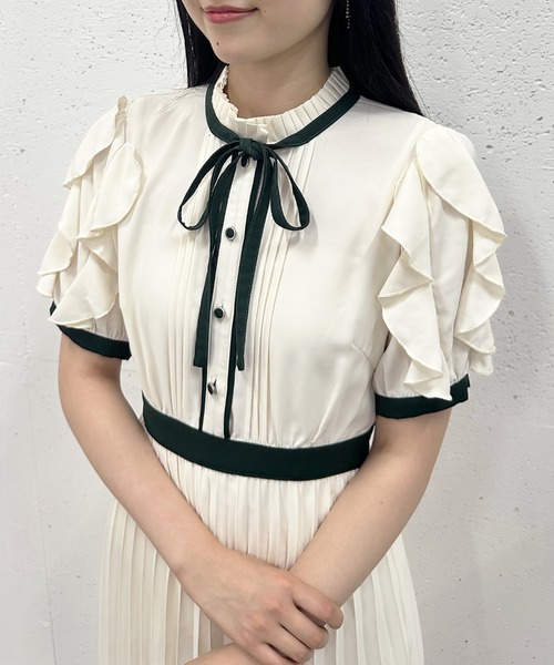 Cheek（チーク）の「フリルカラープリーツボウタイワンピース（ワンピース・レディース・グリーン/オフホワイト/サックスブルー・MEDIUM）」の15枚目の写真