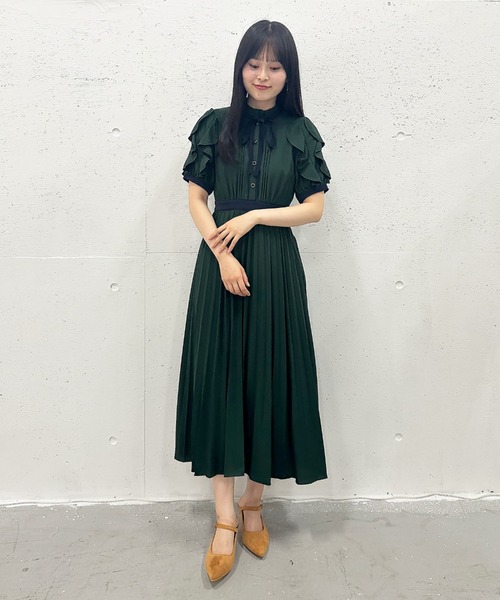 Cheek（チーク）の「フリルカラープリーツボウタイワンピース（ワンピース・レディース・グリーン/オフホワイト/サックスブルー・MEDIUM）」の16枚目の写真