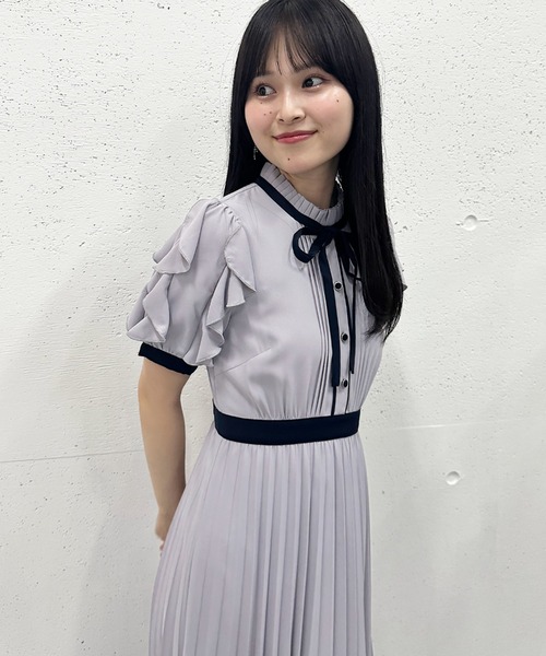 Cheek（チーク）の「フリルカラープリーツボウタイワンピース（ワンピース・レディース・グリーン/オフホワイト/サックスブルー・MEDIUM）」の8枚目の写真