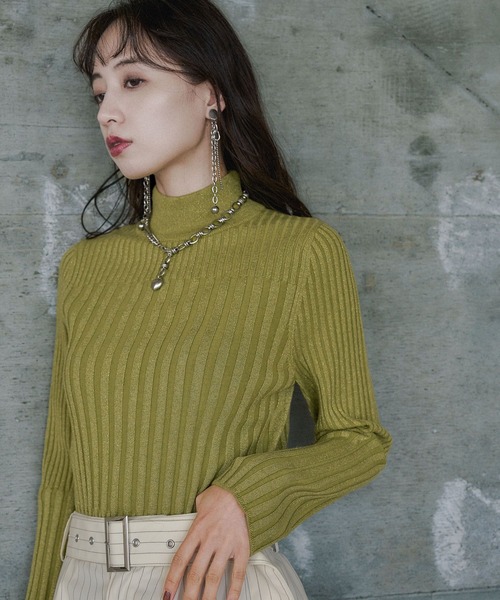 HARE（ハレ）の「ラメランダムリブニット(HARE)（ニット/セーター・レディース・ブルー/ボルドー/ネイビー/イエロー/パープル/ブラック/グリーン/ホワイト/オレンジ/イエロー系その他/パープル系その他/ネイビー系2・FREE）」の10枚目の写真