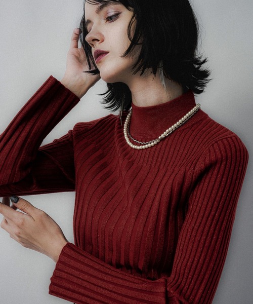 HARE（ハレ）の「ラメランダムリブニット(HARE)（ニット/セーター・レディース・ブルー/ボルドー/ネイビー/イエロー/パープル/ブラック/グリーン/ホワイト/オレンジ/イエロー系その他/パープル系その他/ネイビー系2・FREE）」の12枚目の写真