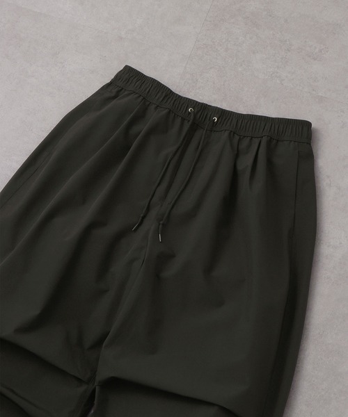 EMMA CLOTHES（エマクローズ）の「ワイドイージーテックパンツ -ウォーターレペレント×ウィンドプルーフ-（その他パンツ・メンズ・ダークグレー/ライトグレー/ブラック・S/M/L）」の6枚目の写真