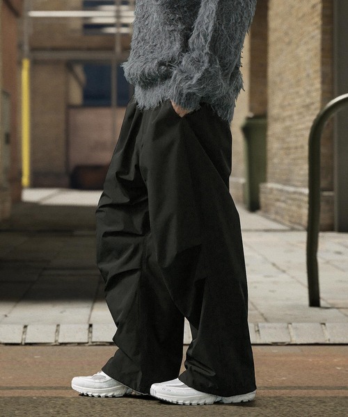 EMMA CLOTHES（エマクローズ）の「ワイドイージーテックパンツ -ウォーターレペレント×ウィンドプルーフ-（その他パンツ・メンズ・ダークグレー/ライトグレー/ブラック・S/M/L）」の13枚目の写真