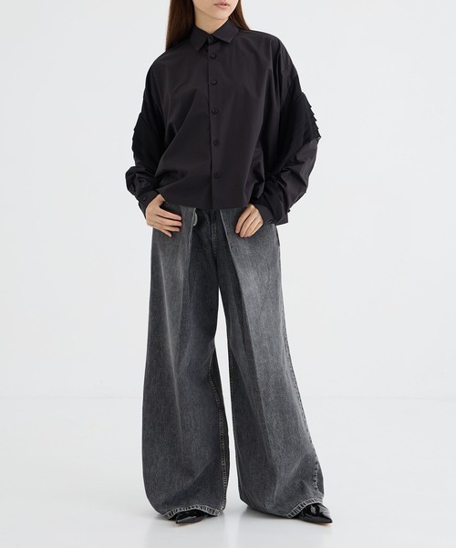 THE PERMANENT EYE(ザパーマネントアイ)の「【GURTWEIN/ガーウィン】swirled-sleeve boxy blouse/フリルスリーブボックスブラウス(シャツ/ブラウス・レディース・ブラック・SMALL)」の2枚目の写真