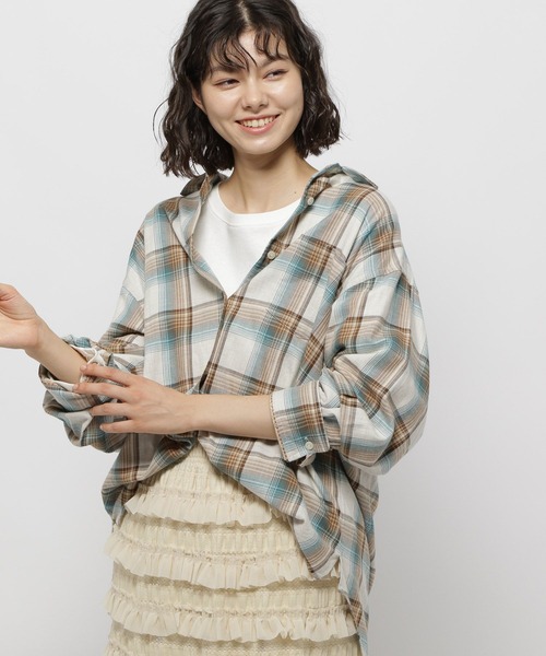 niko and...（ニコアンド）の「40ビエラレピアチェックシャツ（シャツ/ブラウス・レディース・オフホワイト/グレー/ベージュ/ネイビー/パープル/グリーン/ライトグレー/ブラウン・BIG(L)/MEDIUM）」の4枚目の写真