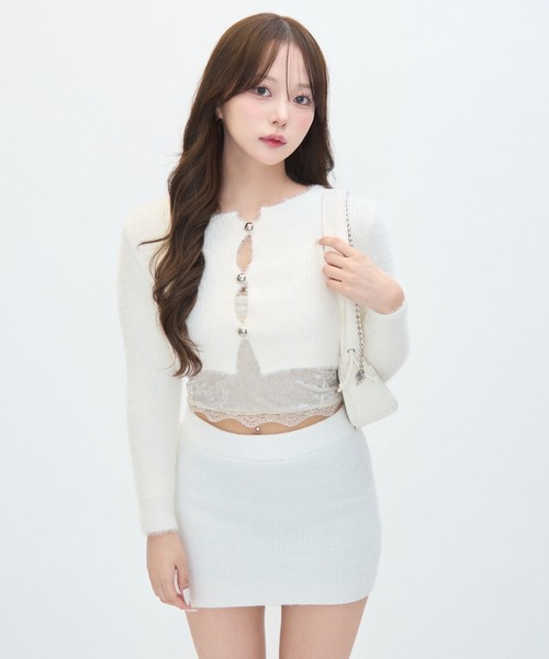 TITTY&CO.(ティティーアンドコー)の「フェザーニットカーディガン(カーディガン/ボレロ・レディース・ベージュ/アイボリー/ブラック・FREE)」の7枚目の写真