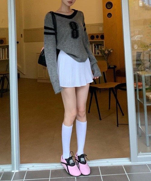 LYEON（リヨン）の「ナンバリングVネックニット（ニット/セーター・レディース・ネイビー/グレー・FREE）」の5枚目の写真