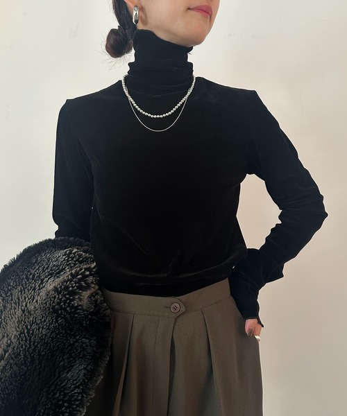 vieux by MAISON BREEZE（ビューバイメゾンブリーズ）の「【vieux by MAISON BREEZE】シアーベロアタートルネック Sheer velour turtle neck（Tシャツ/カットソー・レディース・ブラック/ライトグレー/ブラウン・FREE）」の9枚目の写真