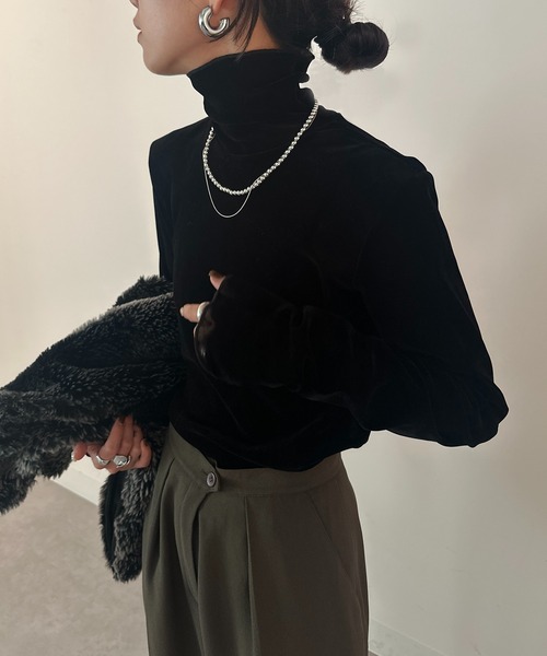 vieux by MAISON BREEZE（ビューバイメゾンブリーズ）の「【vieux by MAISON BREEZE】シアーベロアタートルネック Sheer velour turtle neck（Tシャツ/カットソー・レディース・ブラック/ライトグレー/ブラウン・FREE）」の8枚目の写真