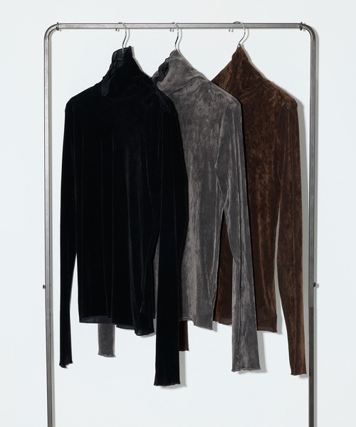 vieux by MAISON BREEZE（ビューバイメゾンブリーズ）の「【vieux by MAISON BREEZE】シアーベロアタートルネック Sheer velour turtle neck（Tシャツ/カットソー・レディース・ブラック/ライトグレー/ブラウン・FREE）」の4枚目の写真