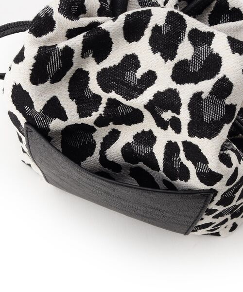 OPAQUE.CLIP（オペークドットクリップ）の「◆【長さ調整可能】サイドドロストミニショルダーバッグ（ショルダーバッグ・レディース・ブラック/シルバー/ブラック系・00）」の12枚目の写真