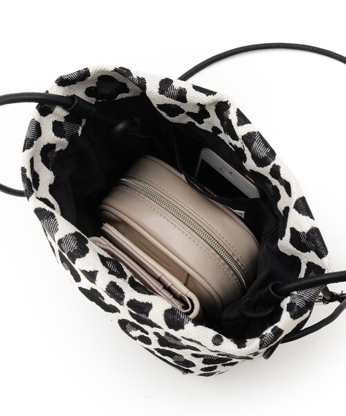 OPAQUE.CLIP（オペークドットクリップ）の「◆【長さ調整可能】サイドドロストミニショルダーバッグ（ショルダーバッグ・レディース・ブラック/シルバー/ブラック系・00）」の16枚目の写真