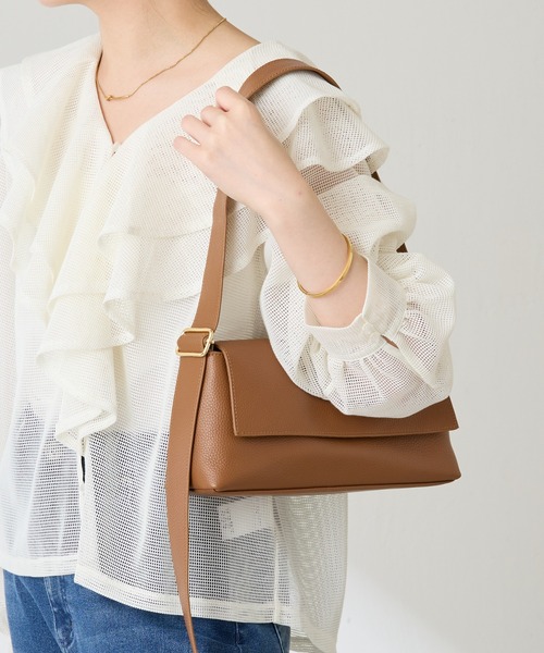 PAPILLONNER（パピヨネ）の「シュリンクリンショルダーバッグ/牛革/軽量/WEB限定カラー展開/新色追加（ショルダーバッグ・レディース・ブラック/オフホワイト/ブラウン/ベージュ・FREE）」の7枚目の写真