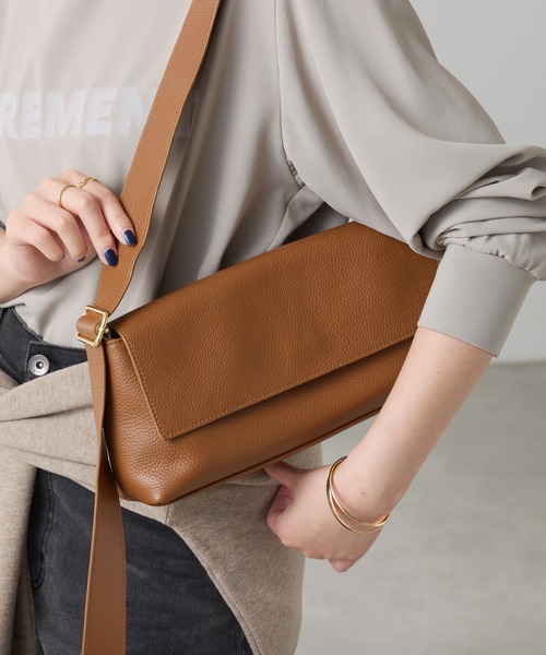 PAPILLONNER（パピヨネ）の「シュリンクリンショルダーバッグ/牛革/軽量/WEB限定カラー展開/新色追加（ショルダーバッグ・レディース・ブラック/オフホワイト/ブラウン/ベージュ・FREE）」の17枚目の写真