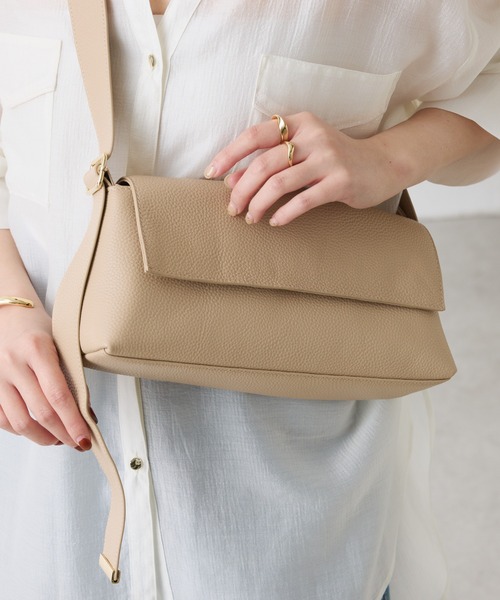 PAPILLONNER（パピヨネ）の「シュリンクリンショルダーバッグ/牛革/軽量/WEB限定カラー展開/新色追加（ショルダーバッグ・レディース・ブラック/オフホワイト/ブラウン/ベージュ・FREE）」の18枚目の写真