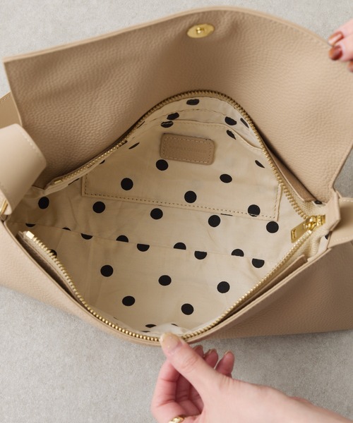 PAPILLONNER（パピヨネ）の「シュリンクリンショルダーバッグ/牛革/軽量/WEB限定カラー展開/新色追加（ショルダーバッグ・レディース・ブラック/オフホワイト/ブラウン/ベージュ・FREE）」の21枚目の写真