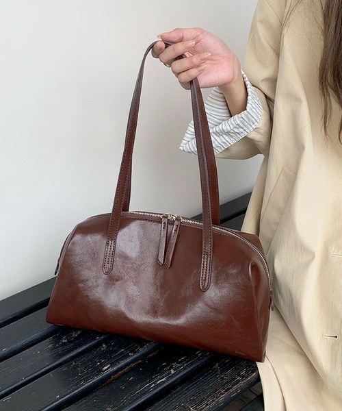 florist（フローリスト）の「レザーライクシンプルボストンバッグ/ショルダーバッグ/500mlペットボトル収納可（ボストンバッグ・レディース・モカ/ブラック・FREE）」の3枚目の写真