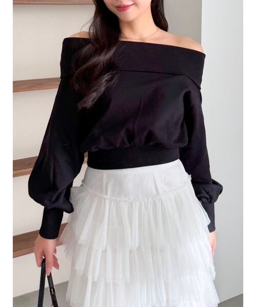 dazzlin（ダズリン）の「デコルテオープンスウェットトップス（スウェット・レディース・ベージュ/チャコールグレー/グレー/ブラック・FREE）」の2枚目の写真