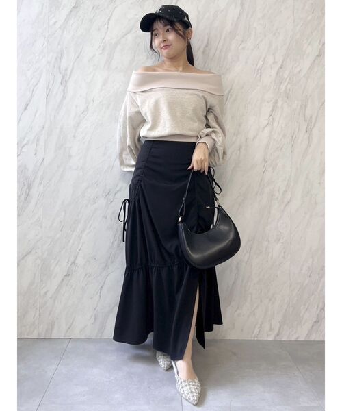 dazzlin（ダズリン）の「デコルテオープンスウェットトップス（スウェット・レディース・ベージュ/チャコールグレー/グレー/ブラック・FREE）」の10枚目の写真