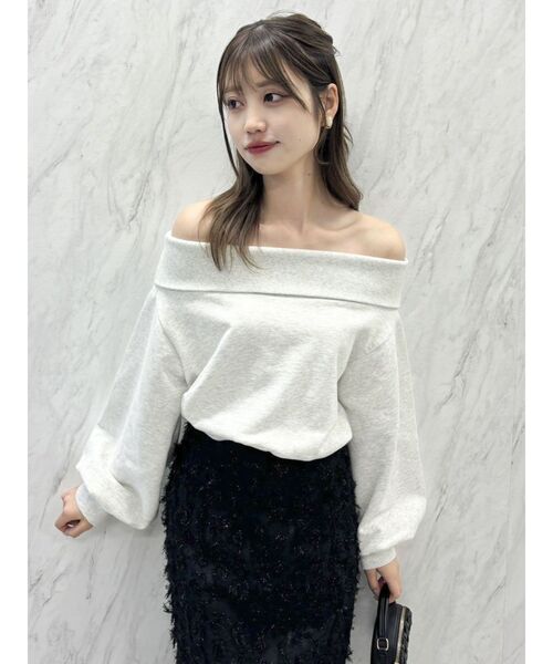 dazzlin（ダズリン）の「デコルテオープンスウェットトップス（スウェット・レディース・ベージュ/チャコールグレー/グレー/ブラック・FREE）」の13枚目の写真