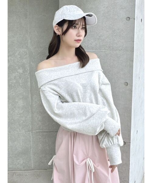 dazzlin（ダズリン）の「デコルテオープンスウェットトップス（スウェット・レディース・ベージュ/チャコールグレー/グレー/ブラック・FREE）」の21枚目の写真