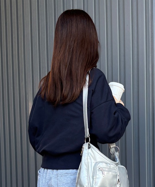 ISOOK（アイスー）の「【ISOOK / アイスー】Vネックスウェットカーディガン / ジャージ 長袖 春 クロップド丈 ショート丈 ボタン ドロップショルダー ぽわん袖 ネイビー グレー ブラック ZOZOTOWN限定（カーディガン/ボレロ・レディース・ネイビー/ブラック/グレー・FREE）」の12枚目の写真