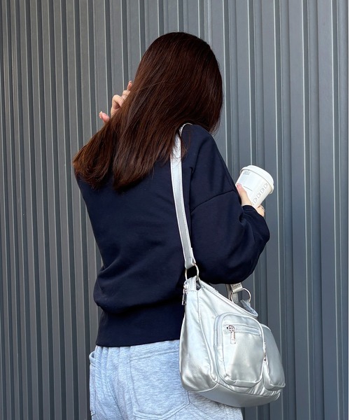 ISOOK（アイスー）の「【ISOOK / アイスー】Vネックスウェットカーディガン / ジャージ 長袖 春 クロップド丈 ショート丈 ボタン ドロップショルダー ぽわん袖 ネイビー グレー ブラック ZOZOTOWN限定（カーディガン/ボレロ・レディース・ネイビー/ブラック/グレー・FREE）」の19枚目の写真