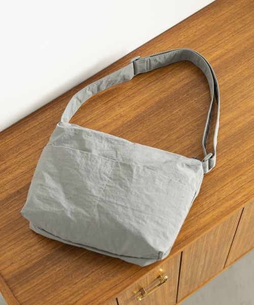 GLOBAL WORK(グローバルワーク)の「撥水ライト5ポケミニショルダー/252341(ショルダーバッグ・メンズ・ベージュ/グリーン/ブラック/アイボリー/ライトグレー/ブルー/イエロー/ピンク・FREE)」の14枚目の写真