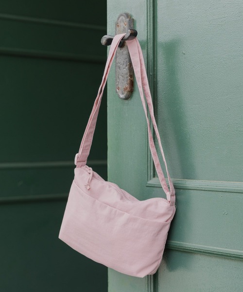 GLOBAL WORK(グローバルワーク)の「撥水ライト5ポケミニショルダー/252341(ショルダーバッグ・メンズ・ベージュ/グリーン/ブラック/アイボリー/ライトグレー/ブルー/イエロー/ピンク・FREE)」の18枚目の写真