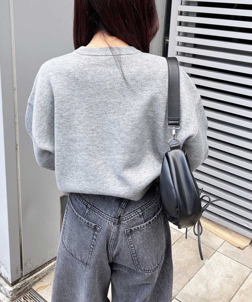 INGNI（イング）の「ショート丈サガラ刺しゅうカレッジロゴニット（ニット/セーター・レディース・ホワイト×ネイビー/ブルーグレー/ワイン系2・M）」の10枚目の写真