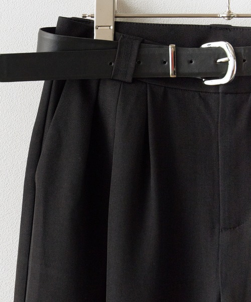 Chick（チック）の「2tuck Belted Wide Slacks / 2タック ベルト付き ハイウエストワイドスラックス（スラックス・レディース・グレー/ブラック/ナチュラル/チャコール・FREE）」の10枚目の写真