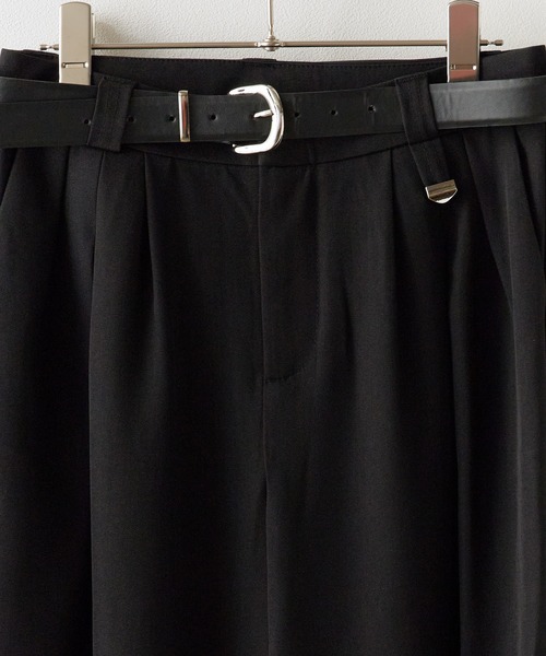 Chick（チック）の「2tuck Belted Wide Slacks / 2タック ベルト付き ハイウエストワイドスラックス（スラックス・レディース・グレー/ブラック/ナチュラル/チャコール・FREE）」の9枚目の写真