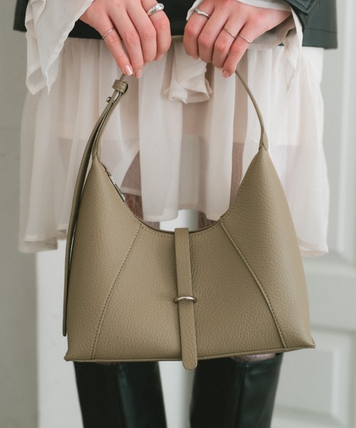 ECREL(エクレール)の「ベルトフラップミニバッグ(ショルダーバッグ・レディース・ベージュ/ブラック/アイボリー・FREE)」の10枚目の写真