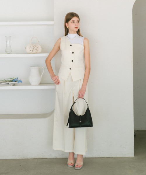 ECREL(エクレール)の「ベルトフラップミニバッグ(ショルダーバッグ・レディース・ベージュ/ブラック/アイボリー・FREE)」の16枚目の写真