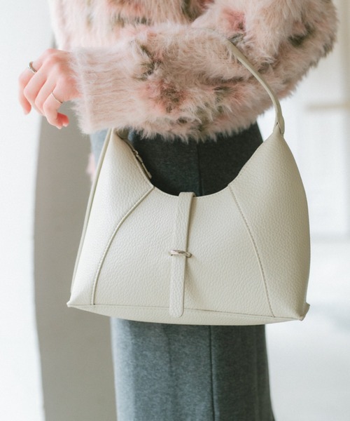 ECREL(エクレール)の「ベルトフラップミニバッグ(ショルダーバッグ・レディース・ベージュ/ブラック/アイボリー・FREE)」の19枚目の写真