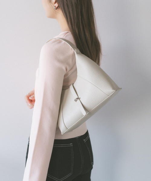 ECREL(エクレール)の「ベルトフラップミニバッグ(ショルダーバッグ・レディース・ベージュ/ブラック/アイボリー・FREE)」の20枚目の写真