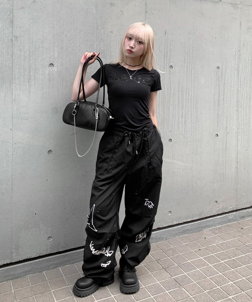 lilful(リルフル)の「ペイントデザイン ワイドレッグナイロンパンツ(その他パンツ・レディース・ブラック/グレー・M/L)」の10枚目の写真