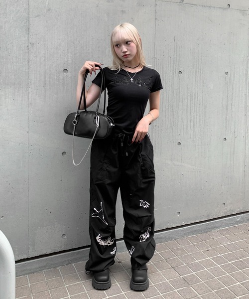 lilful(リルフル)の「ペイントデザイン ワイドレッグナイロンパンツ(その他パンツ・レディース・ブラック/グレー・M/L)」の12枚目の写真