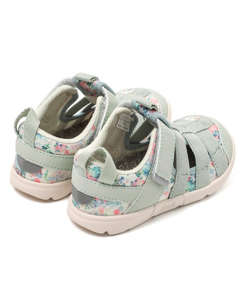 IFME(イフミー)の「KIDS|ifme CALIN 水彩花柄ウォーターシューズ(サンダル・キッズ・グリーン/ピンク/パープル・15.0cm/15.5cm/16.0cm/18.5cm/19.0cm/19.5cm/20.0cm/20.5cm/21.0cm/16.5cm/17.0cm/17.5cm/18.0cm)」の4枚目の写真