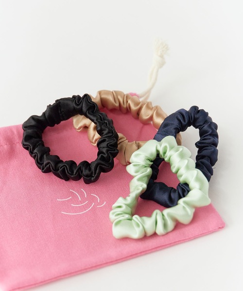 シュシュなど4点セット かさばり 