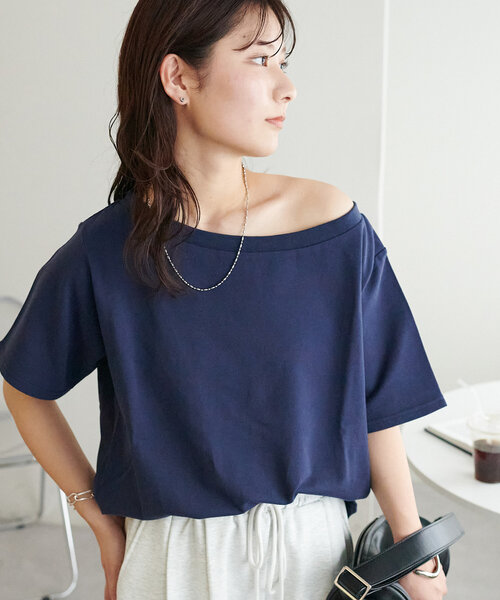 DISCOAT(ディスコート)の「【WEB限定】ミニ裏毛ワンショルプルオーバー(Tシャツ/カットソー・レディース・ホワイト/ネイビー/チャコールグレー/アイボリー・MEDIUM)」の9枚目の写真