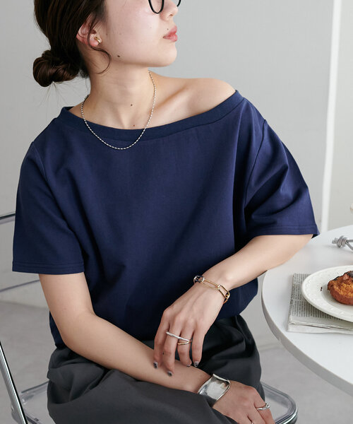 DISCOAT(ディスコート)の「【WEB限定】ミニ裏毛ワンショルプルオーバー(Tシャツ/カットソー・レディース・ホワイト/ネイビー/チャコールグレー/アイボリー・MEDIUM)」の12枚目の写真
