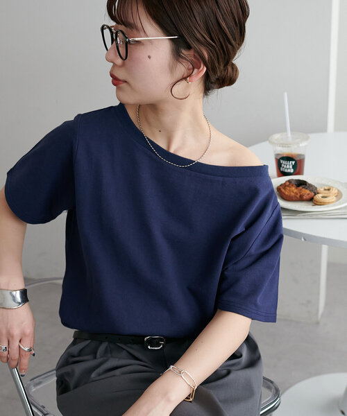 DISCOAT(ディスコート)の「【WEB限定】ミニ裏毛ワンショルプルオーバー(Tシャツ/カットソー・レディース・ホワイト/ネイビー/チャコールグレー/アイボリー・MEDIUM)」の13枚目の写真