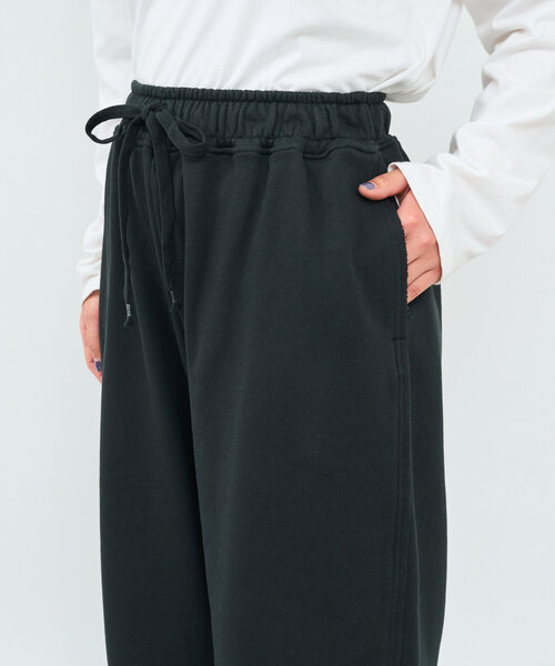 un dix cors（アンディコール）の「《リラックスカジュアルに》裏毛カーブパンツ（スウェットパンツ・レディース・ブラック/グレー・FREE）」の5枚目の写真