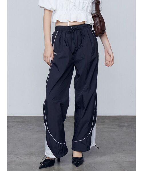 EMODA（エモダ）の「ナイロンラインパンツ（その他パンツ・レディース・アイボリー/ブラック/ネイビー・FREE）」の4枚目の写真