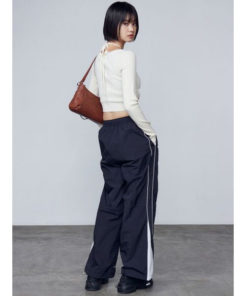 EMODA（エモダ）の「ナイロンラインパンツ（その他パンツ・レディース・アイボリー/ブラック/ネイビー・FREE）」の9枚目の写真